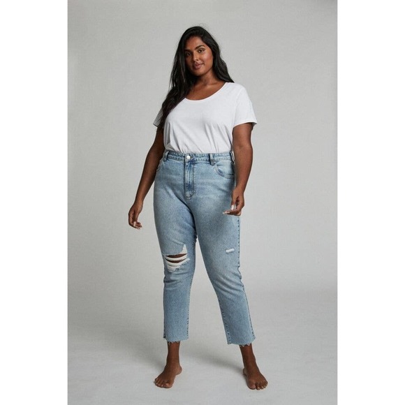 Cotton On Denim - Cotton On High Rise Curve Taylor Mom Jeans  NWT